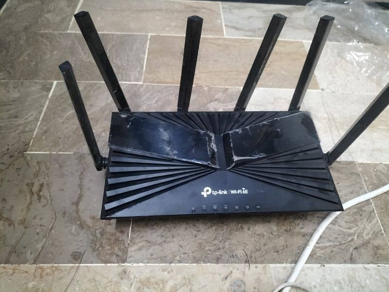 TP-Link Archer AXE 5400 TRI band wifi 6 E router 0