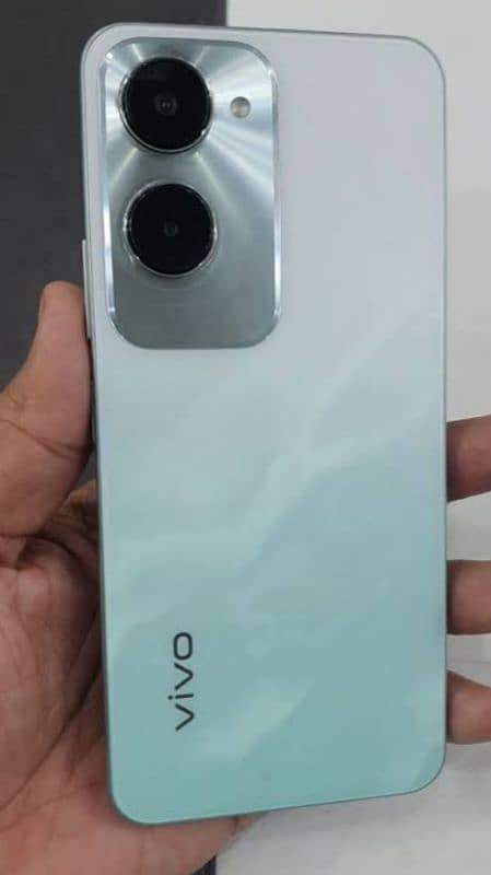 Vivo Y18 just box open 6GB 128 GB with pack accessories 1