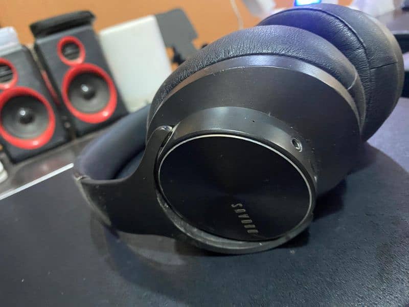 DOQUAUS BLUETOOTH HEADPHONES 3