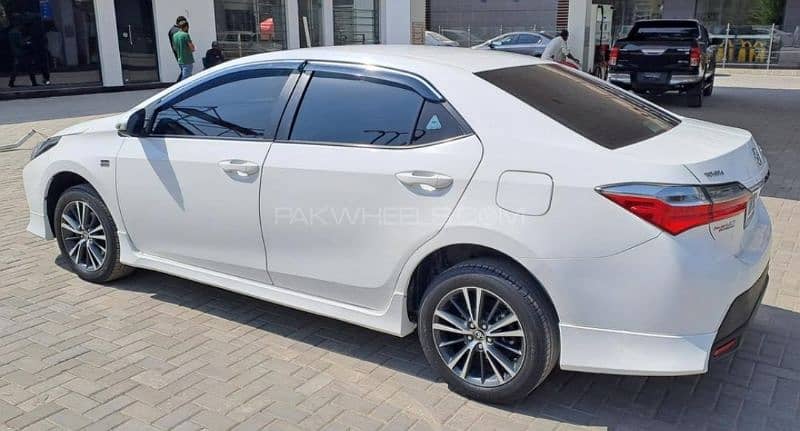 Toyota Corolla Altis 2021 X Automatic 1.6 3