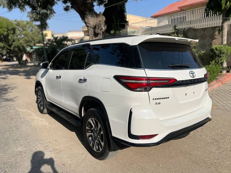 Toyota Fortuner Legender 2022 3