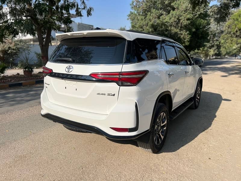 Toyota Fortuner Legender 2022 8