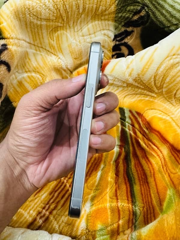 Iphone 15 Pro Natural Titanium Jv 2