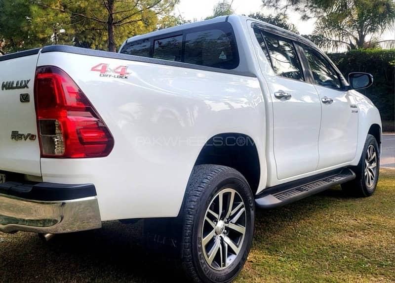 Toyota Hilux Revo V 2.8 Diesel Full Option 1