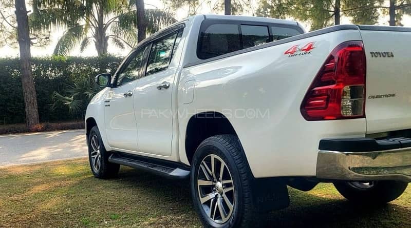 Toyota Hilux Revo V 2.8 Diesel Full Option 3