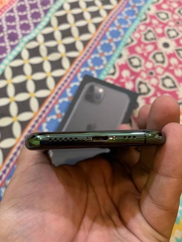 iPhone 11Pro (Factory Unlock)(64 gb)(With Box)(Reasonable Price) 2