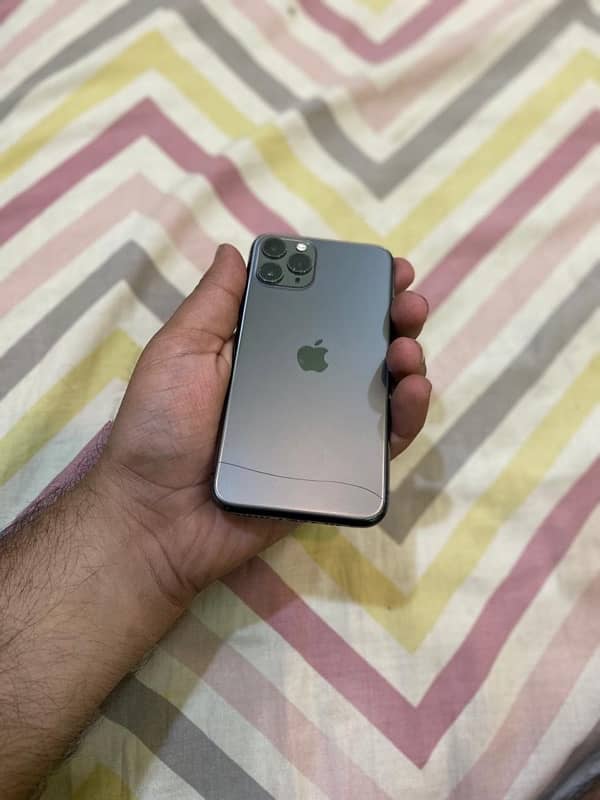 iPhone 11Pro (Factory Unlock)(64 gb)(With Box)(Reasonable Price) 5