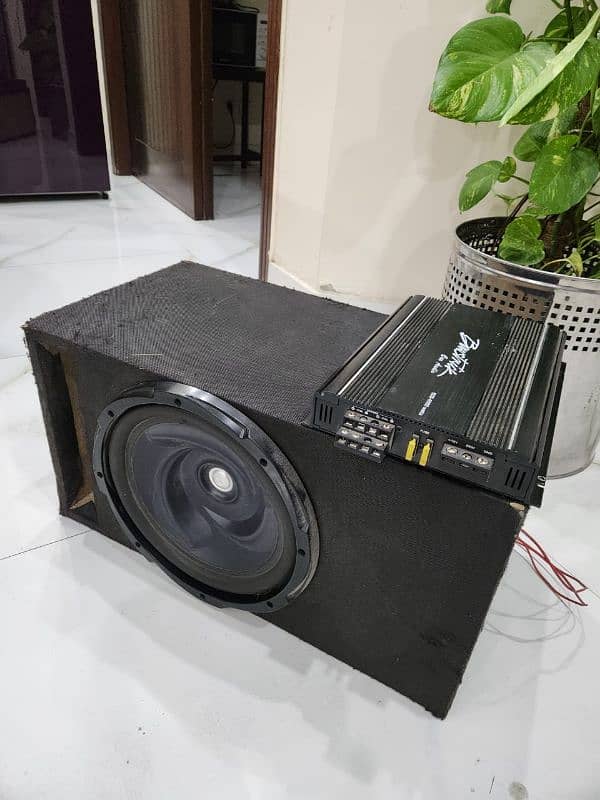 Kenwood woofer with amplifier 0