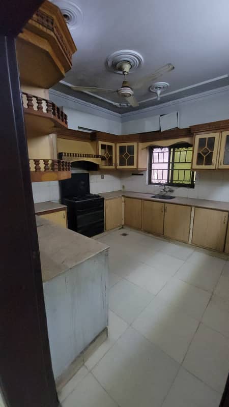 1 kanal very beautiful hot location ground floor for rent available 9