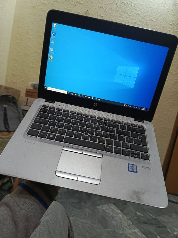 Hp elitebook 820 G3 i5 6th gen 8Gb/256gb SSD 0