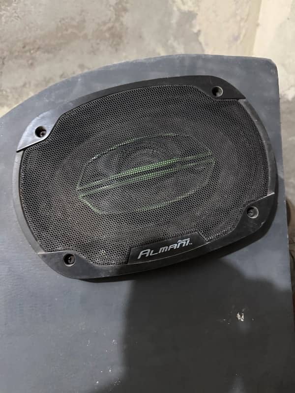 sound system  12inch kenwood wofer with 2 speakers and rock marks amp 3