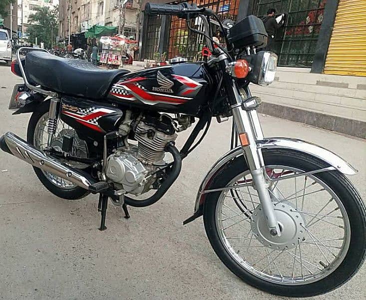 HONDA CG 125 BLACK EDITION MODEL 2024 1