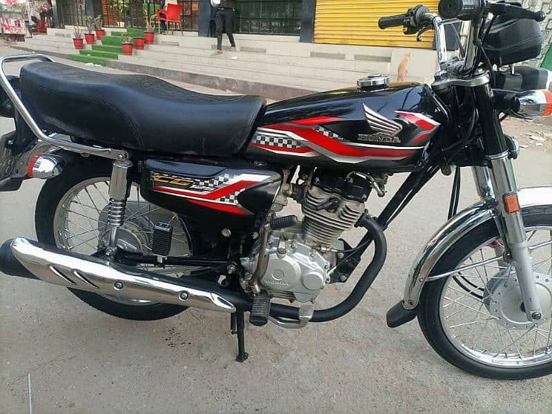 HONDA CG 125 BLACK EDITION MODEL 2024 3