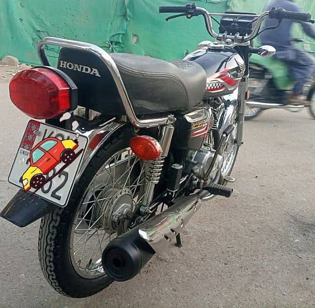 HONDA CG 125 BLACK EDITION MODEL 2024 4