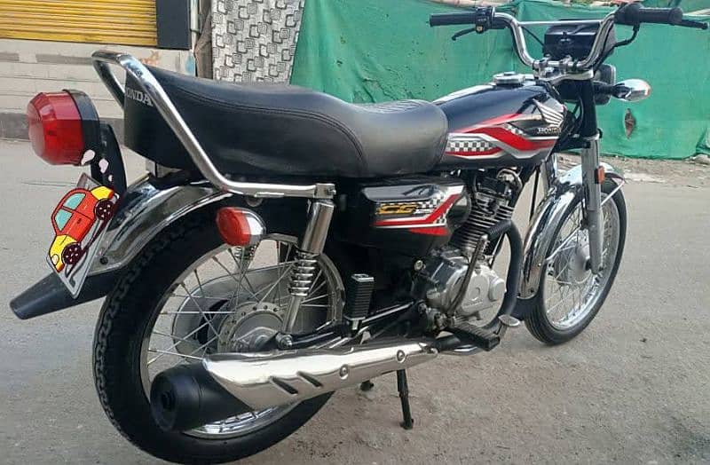 HONDA CG 125 BLACK EDITION MODEL 2024 5