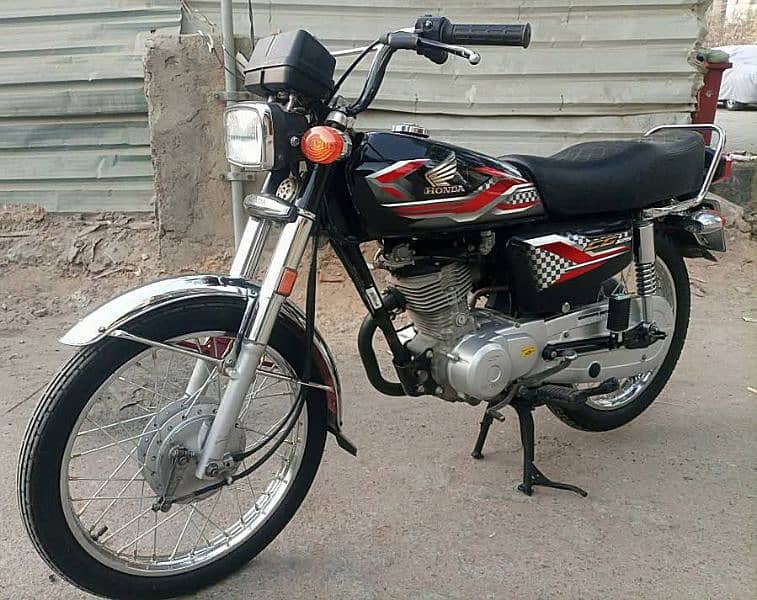 HONDA CG 125 BLACK EDITION MODEL 2024 7