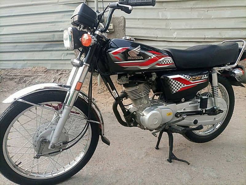 HONDA CG 125 BLACK EDITION MODEL 2024 8