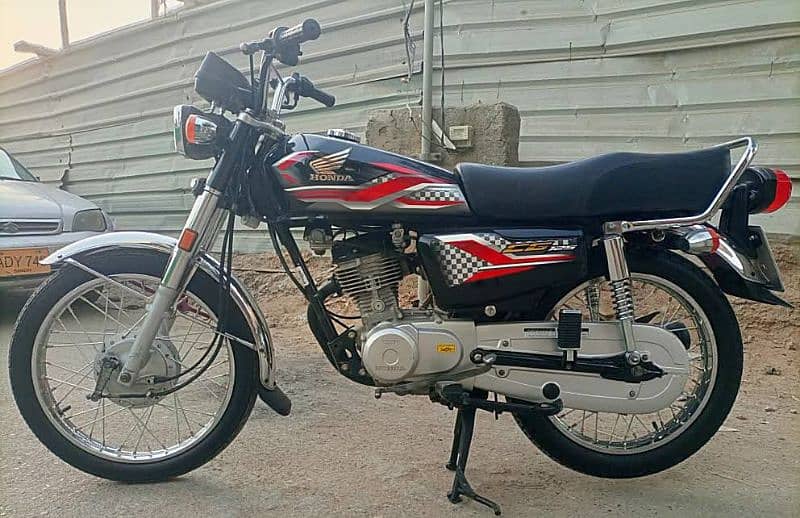 HONDA CG 125 BLACK EDITION MODEL 2024 9