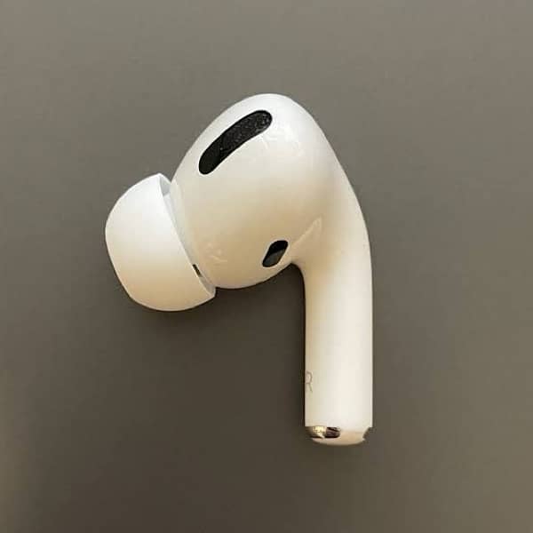 airpods pro left ear 0