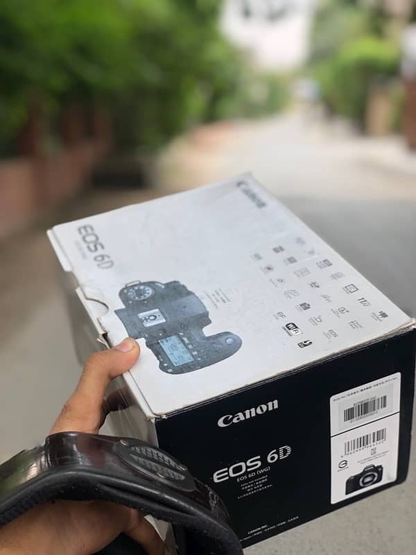 canon 6d with box 8