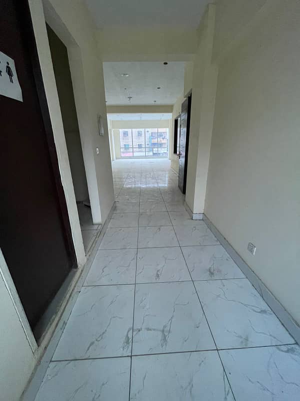 Dha Ph 2 | BrandNew 1020 Sqft Office Floor | 3 Side Corner | Lift | Glass Elevation | Ample Car Parking | Near Park & South Park Ave / Khe Ittehad | Opp Blue Ribbon Bakers | Reasonable Rent | Ideal For Software House, IT Comp, Entreprneur | 3