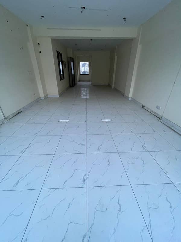 Dha Ph 2 | BrandNew 1020 Sqft Office Floor | 3 Side Corner | Lift | Glass Elevation | Ample Car Parking | Near Park & South Park Ave / Khe Ittehad | Opp Blue Ribbon Bakers | Reasonable Rent | Ideal For Software House, IT Comp, Entreprneur | 4