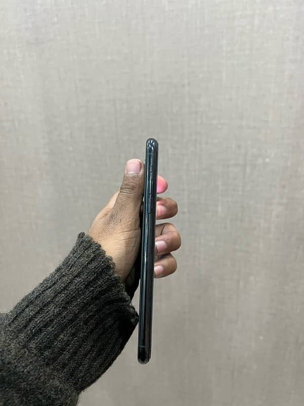 iphone 11promax 256gb pta approved 2