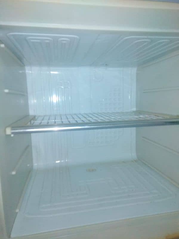 used fridge is for sale in new condition 4