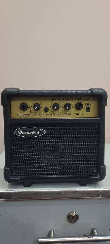 Amplifier for guitar 0