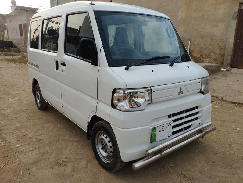 Mitsubishi Minicab Bravo 2017 1