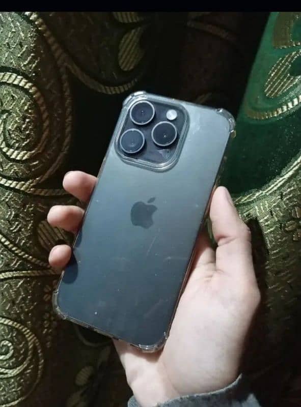 iPhone 15 Pro 0