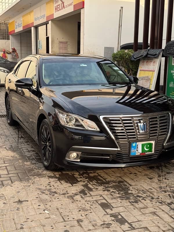 Toyota Crown 2013 1