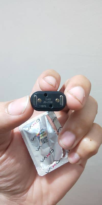 oxva xlim se 2 vape/pod good condition 8