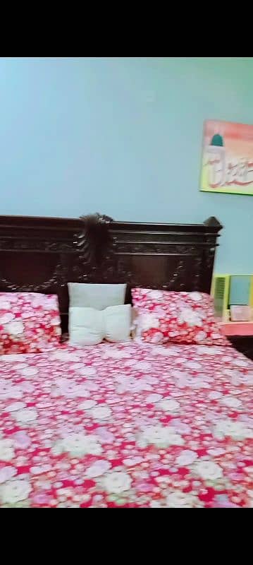 king size bed set 2 side tables with dressing table without metress. 3