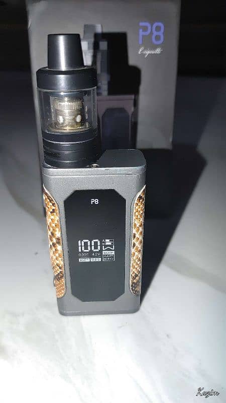 p8 vape 100watt avaliable with free flavor 2