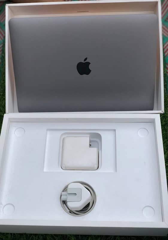 Apple MacBook pro (256Gb) Good condition WhatsApp(03274117805) 1