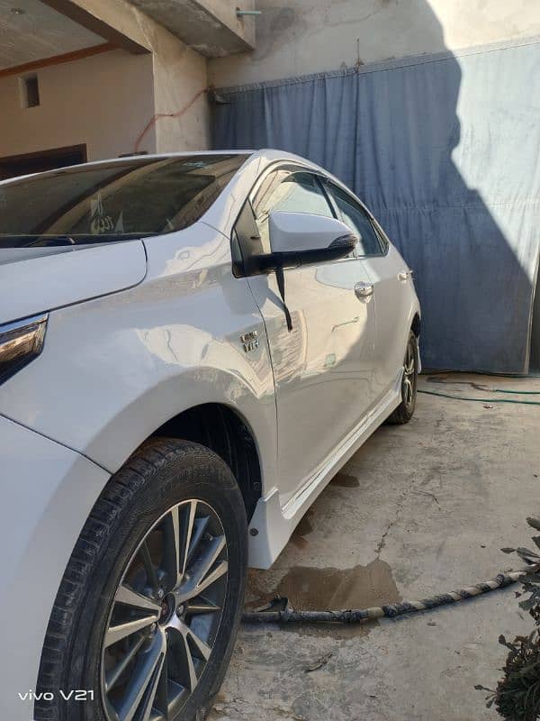 Toyota Altis Grande 2015 1