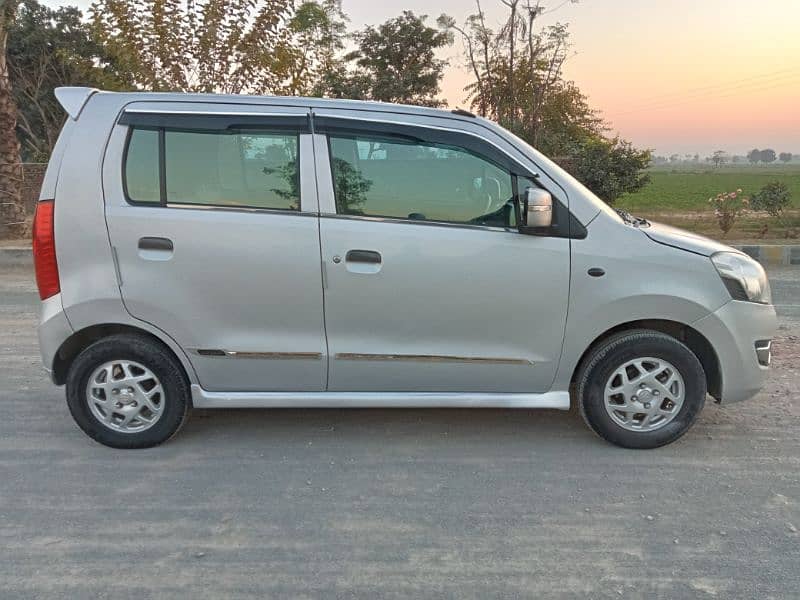 Suzuki Wagon R 2022/23VXL 3