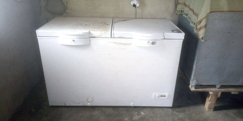 Dawlance inverter double door excellent condition 2