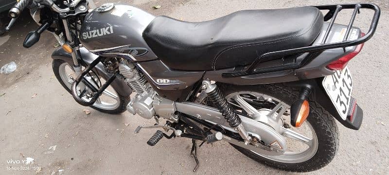 Suzuki gd 110s urgent for sale in very good and original condition 5