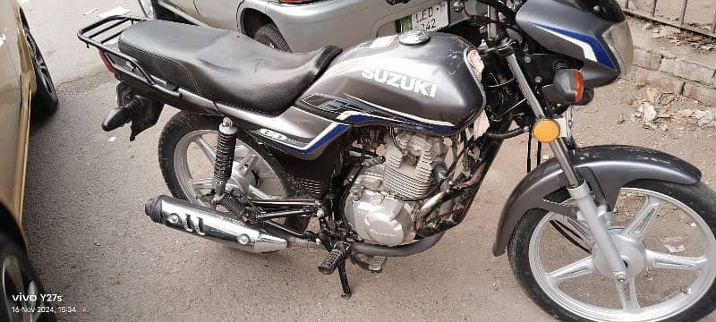 Suzuki gd 110s urgent for sale in very good and original condition 6