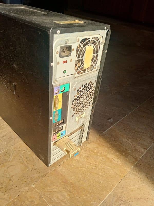 Computer for sale in suitable price condition 10 by 10 12