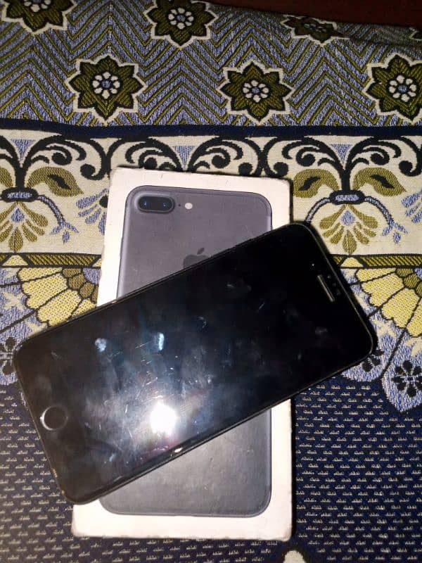 I phone 7 plus for sale pta approved 128 gb battery health 76 with box 4