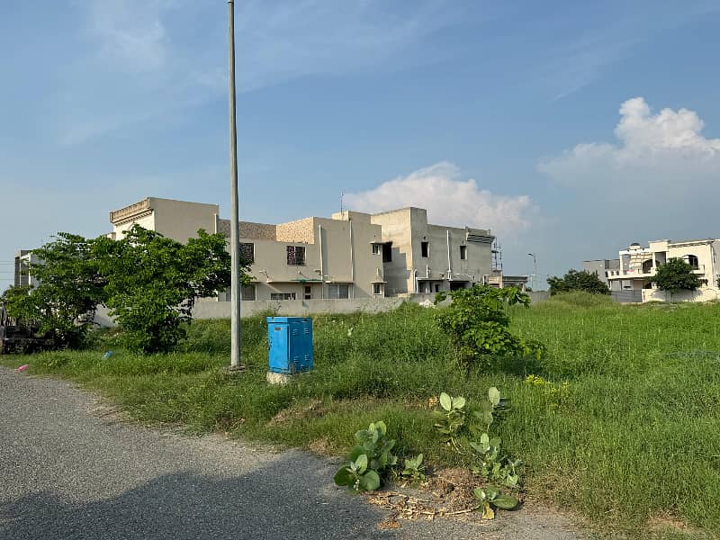 ARC offers very exclusive One kanal pair plot near Y block park and McDonalds 3