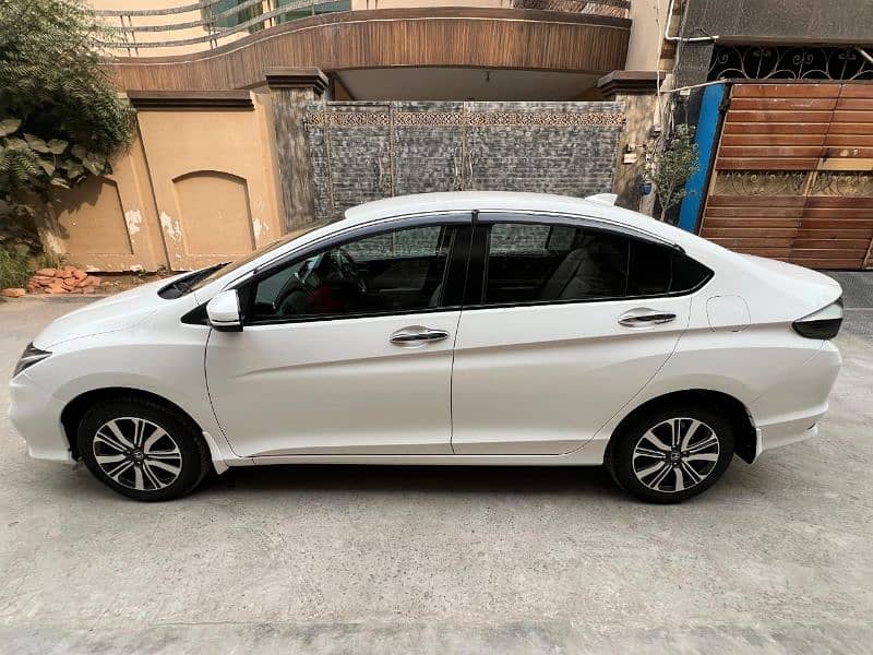 Honda City Aspire 1.5CVt total genuine 13