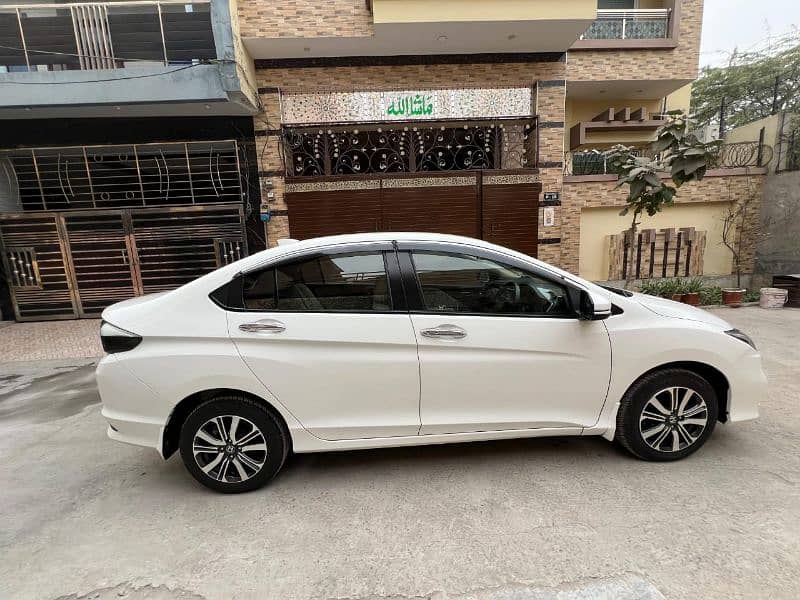 Honda City Aspire 1.5CVt total genuine 16