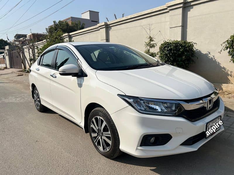 Honda City Aspire 1.5CVt total genuine 19