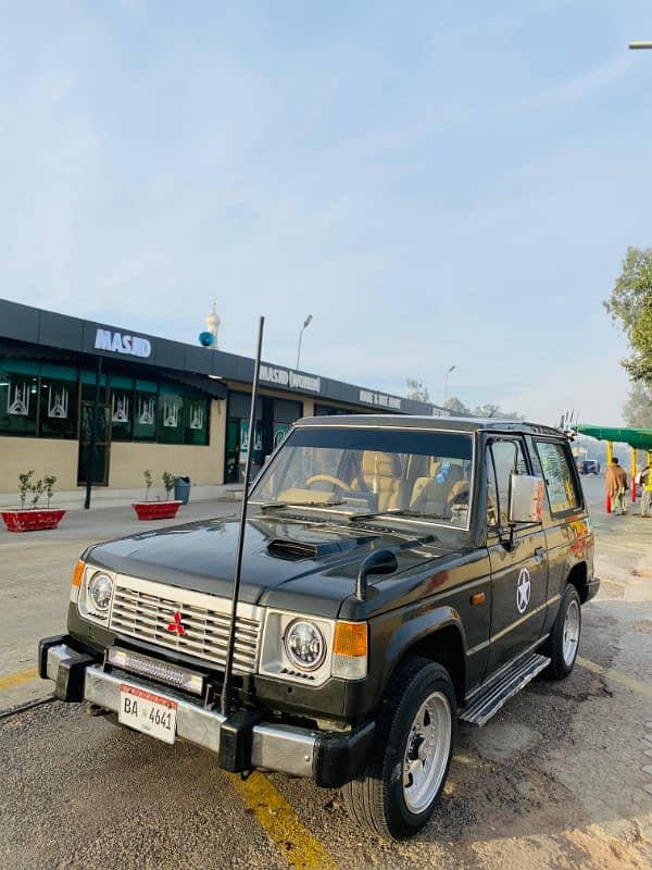 Pajero 3 Door For Sale in Lahore | Jeep For Sale in Lahore 0