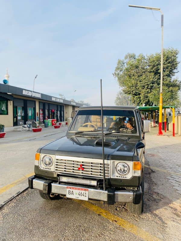 Pajero 3 Door For Sale in Lahore | Jeep For Sale in Lahore 1