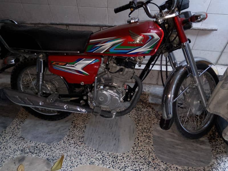 Honda 125 good condition abbottabad Num contact num 03169192204 4